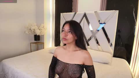 Snapshot of valery_wang chatting on February 2025 12:16:01 PM Val online show from February 2025 12:16:01 PM
