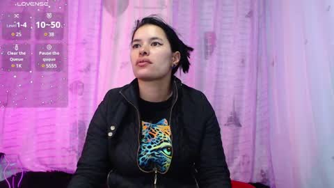 Snapshot of valerysnow_ chatting on February 2025 10:09:01 PM Valery online show from February 2025 10:09:01 PM