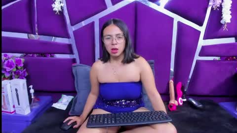 Snapshot of valerysweety__ chatting on May 2026 03:12:01 AM ValerySweety online show from May 2026 03:12:01 AM