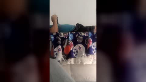 Snapshot of valetv2222 chatting on June 2026 05:56:02 PM valetv2222 online show from June 2026 05:56:02 PM