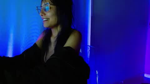 valkiry_ online show from November 2025 10:43:01 PM