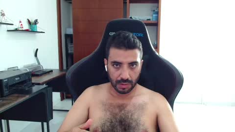 Snapshot of vallartamexi chatting on April 2026 11:09:02 PM Roberto Carlos online show from April 2026 11:09:02 PM