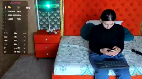 Valerie Val V online show from March 2026 12:19:01 PM