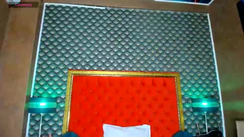 Valerie Val V online show from April 2026 12:15:02 PM