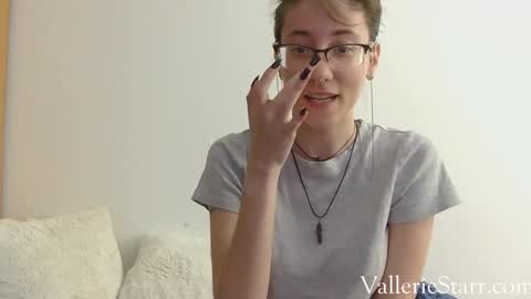 Snapshot of valleriestarr chatting on November 2025 10:47:01 PM Vallerie Starr online show from November 2025 10:47:01 PM
