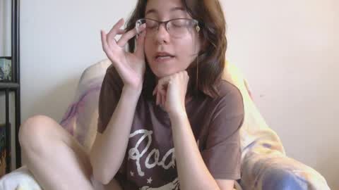 Snapshot of valleriestarr chatting on April 2026 01:19:01 PM Vallerie Starr online show from April 2026 01:19:01 PM