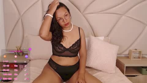 Vallery online show from January 2025 06:03:02 PM