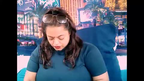 Snapshot of valleyval chatting on December 2024 05:52:02 AM indianvalvet priya is back online show from December 2024 05:52:02 AM