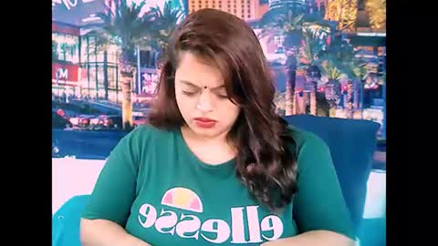 Snapshot of valleyval chatting on January 2025 06:24:02 AM indianvalvet priya is back online show from January 2025 06:24:02 AM