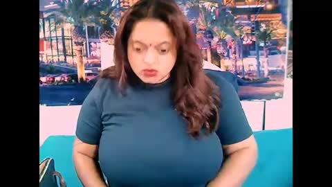 Snapshot of valleyval chatting on February 2025 06:01:02 AM indianvalvet priya is back online show from February 2025 06:01:02 AM