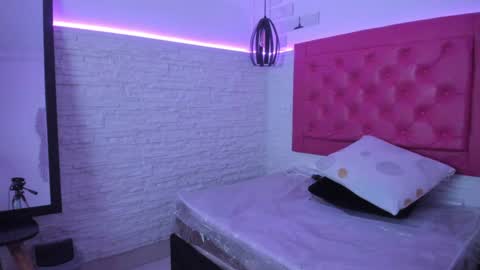 Vallolet Peach  online show from February 2025 11:12:01 AM