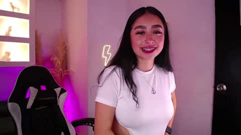 vallolett__ online show from April 2026 10:09:02 PM