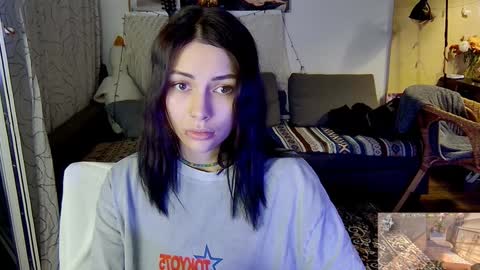 Snapshot of valorant_girl chatting on January 2025 08:14:02 PM Little Devil online show from January 2025 08:14:02 PM