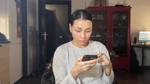 Snapshot of valorant_girl chatting on February 2025 06:01:02 PM Little Devil online show from February 2025 06:01:02 PM