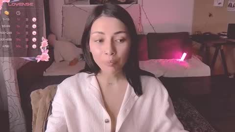 Snapshot of valorant_girl chatting on February 2025 07:30:02 PM Little Devil online show from February 2025 07:30:02 PM