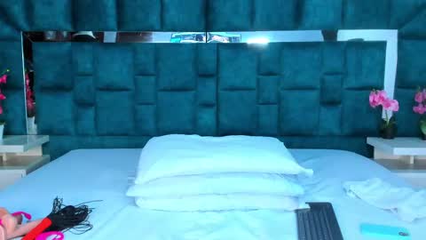 valtira nova online show from September 2025 07:46:01 PM