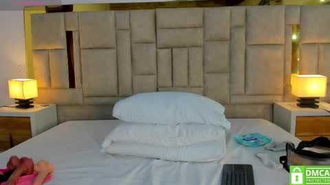 valtira nova online show from March 2026 07:42:01 PM