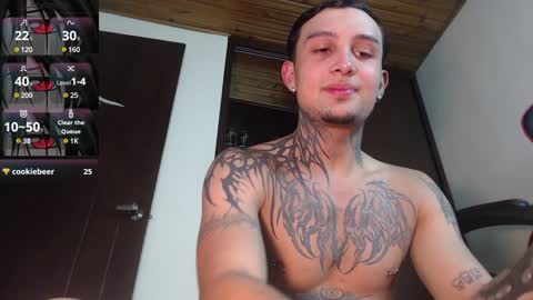 Snapshot of vampiredavyd chatting on December 2024 12:08:01 AM david guzman i model independenthelp me with a thumbs up online show from December 2024 12:08:01 AM