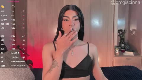 Snapshot of vampy__cinna chatting on May 2026 07:10:02 PM Cinnamon online show from May 2026 07:10:02 PM