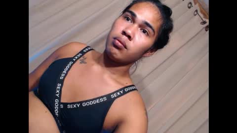 Snapshot of vampy_ebony_laxine chatting on October 2025 03:29:02 AM vampy_ebony_laxine online show from October 2025 03:29:02 AM