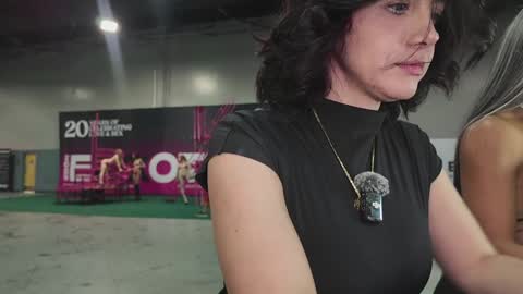 Snapshot of vanandjuani chatting on October 2025 10:06:02 PM vanessa online show from October 2025 10:06:02 PM