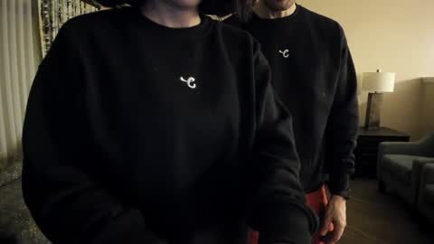 Snapshot of vanandjuani chatting on November 2025 02:54:01 AM vanessa online show from November 2025 02:54:01 AM