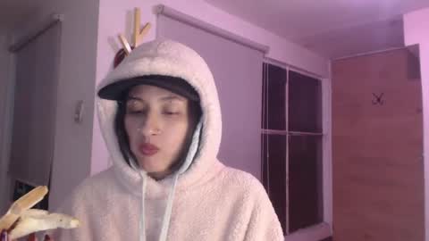 Snapshot of vandalovee chatting on January 2025 06:24:02 AM Babi Alu online show from January 2025 06:24:02 AM
