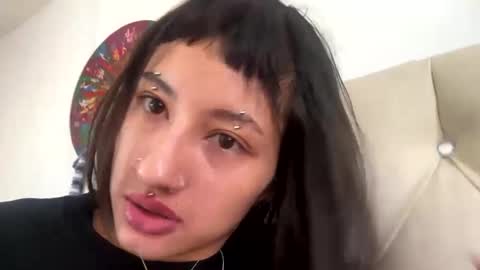 Snapshot of vandalovee chatting on January 2025 04:18:02 PM Babi Alu online show from January 2025 04:18:02 PM