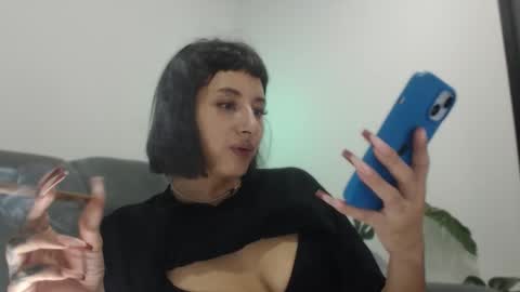 Snapshot of vandalovee chatting on February 2025 01:44:02 AM Babi Alu online show from February 2025 01:44:02 AM