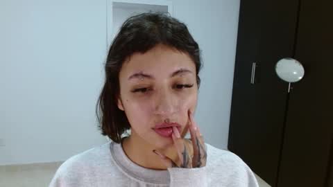 Snapshot of vandalovee chatting on February 2025 10:52:01 AM Babi Alu online show from February 2025 10:52:01 AM
