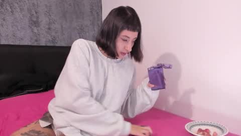 Snapshot of vandalovee chatting on March 2025 04:50:02 AM Babi Alu online show from March 2025 04:50:02 AM