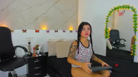 vanessa online show from October 2025 10:04:02 PM