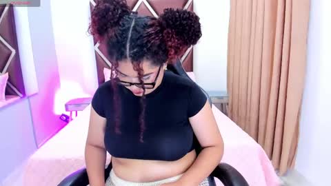Snapshot of vanesa_coronel chatting on May 2026 11:40:01 AM Vanesa online show from May 2026 11:40:01 AM
