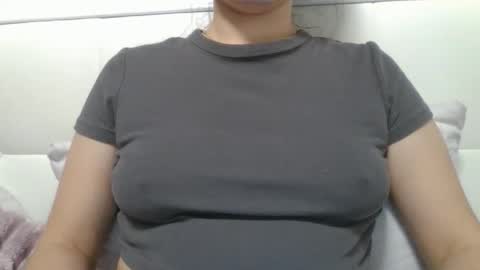 VanesaJewel online show from October 2025 05:37:01 PM