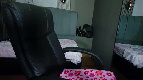 Snapshot of vanessa_7_ chatting on May 2026 11:46:01 PM Vanessa online show from May 2026 11:46:01 PM