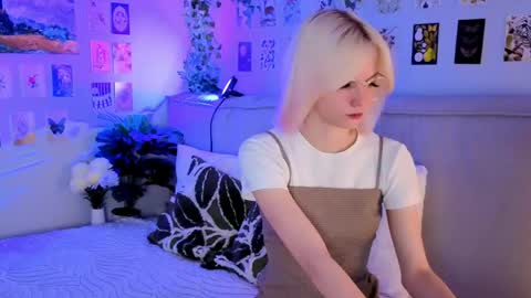 Vanessa online show from April 2026 02:42:01 PM