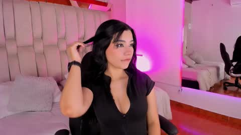 vanessaduval online show from November 2025 04:22:02 AM