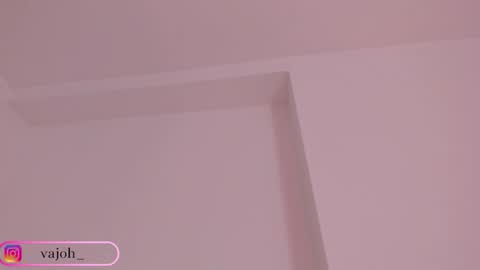 Snapshot of vanessajohnsonn chatting on February 2026 12:37:02 AM vanessajohnsonn online show from February 2026 12:37:02 AM