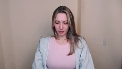 Vanessa online show from April 2026 04:25:01 PM