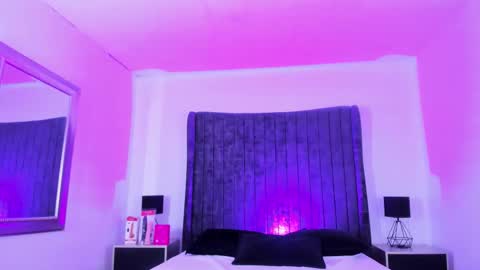 Snapshot of vanessaparis_ chatting on February 2026 11:02:02 PM Vanessa Sexy Paris online show from February 2026 11:02:02 PM