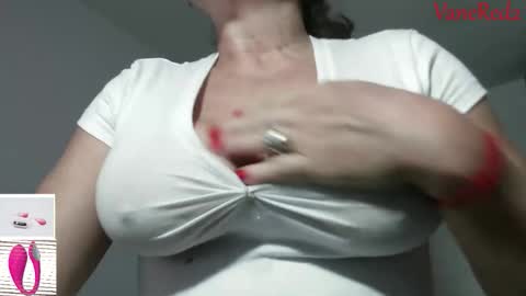 Vanesared2 online show from March 2026 10:50:01 PM