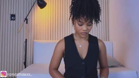 Snapshot of vanestrauss chatting on June 2026 06:47:01 PM New account follow me online show from June 2026 06:47:01 PM