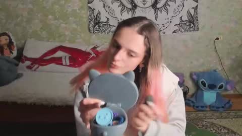 Adelina online show from November 2025 11:21:02 AM