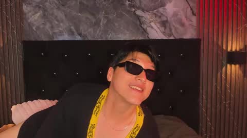 vanilla_hot_ online show from February 2025 04:44:01 PM