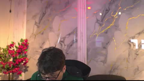 vanilla_hot_ online show from November 2025 08:18:01 PM