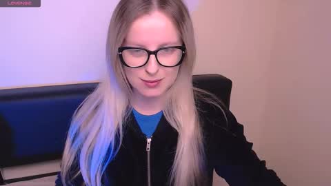 Mia online show from October 2025 06:45:01 AM