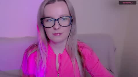 Mia online show from January 2026 12:21:01 PM