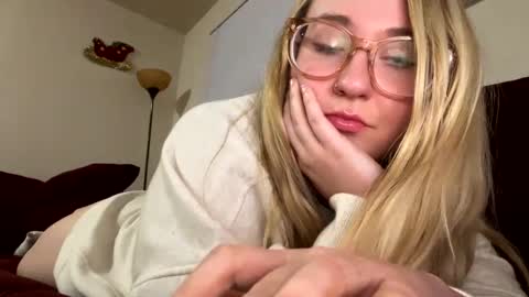 vanillapuddingpie online show from December 2024 04:25:01 AM