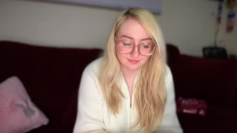 vanillapuddingpie online show from February 2025 12:21:01 AM