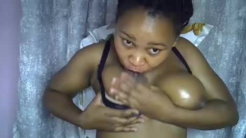 vanillavenus online show from April 2026 11:02:01 PM